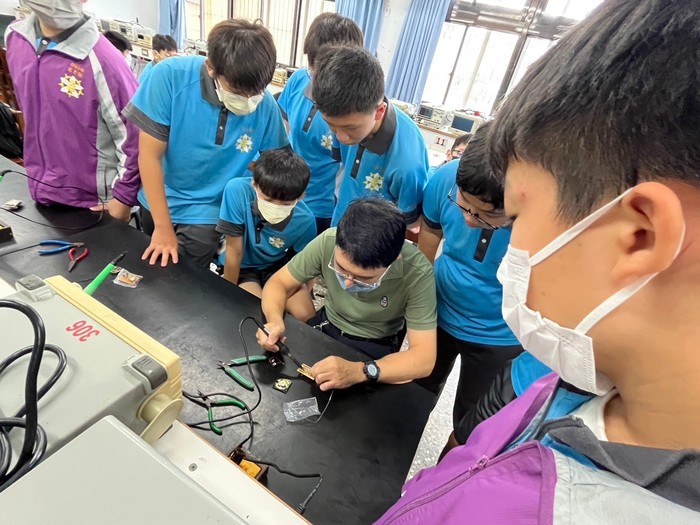 智光商工電子科(另開新視窗/jpg檔)