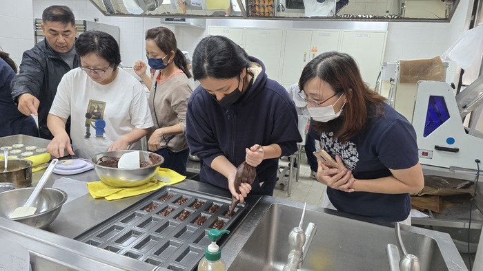 1141207教師職探研習-豫章工商伴手禮烘焙禮盒研習(食品職群)