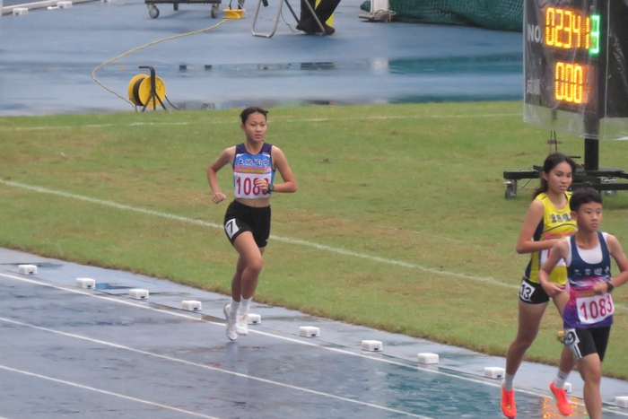 賀~本校田徑隊周佳韻同學參加「114年全國中等學校田徑錦標賽」國女組 5000公尺 榮獲第三名。(另開新視窗/jpg檔)圖片