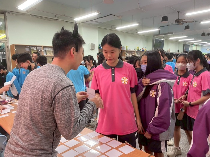 回答問題(另開新視窗/jpg檔)圖片