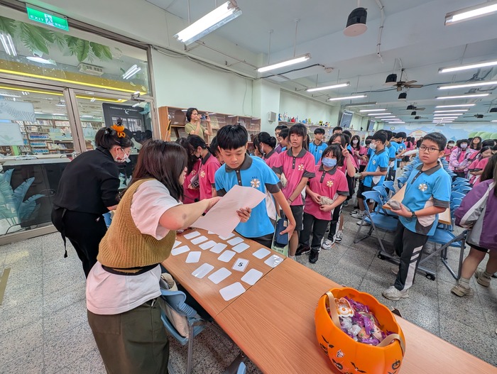 師生互動(另開新視窗/jpg檔)圖片